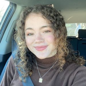 Meet your Posher, Eve